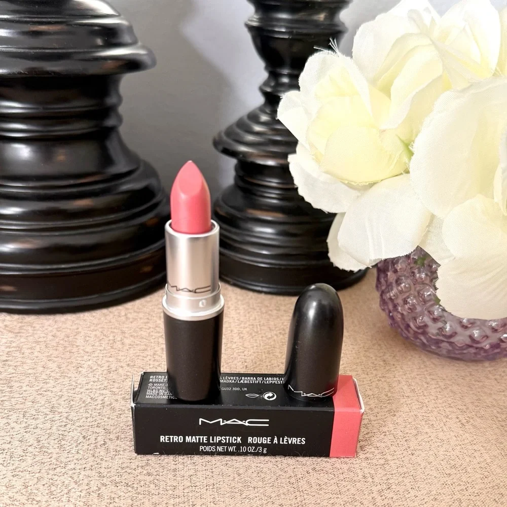 NWT MAC MATTE Lipstick-703 RUNWAY HIT